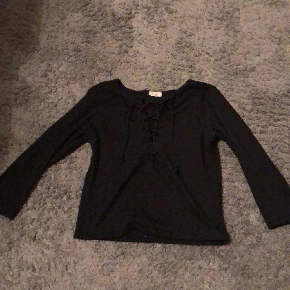 Brandy Melville 3/4 sleeve tie front
